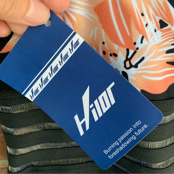 Hilor Floral Front Crossover One Piece Swimsuit Women’s Small 4-6 NEW - Picture 11 of 11